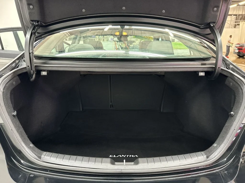 Used 2018 Phantom Black Hyundai Limited image 33