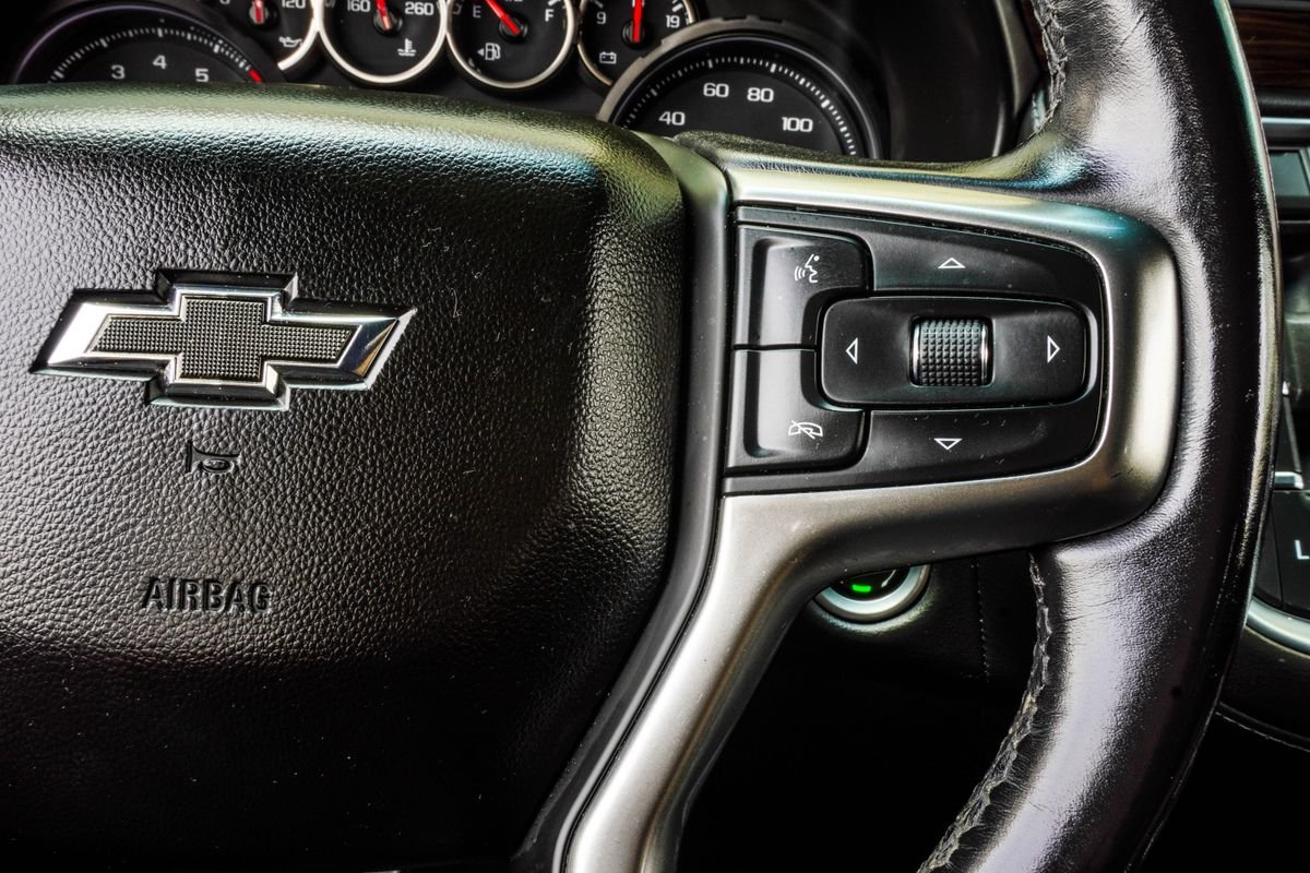 Used 2021 Black Chevrolet Z71 image 30