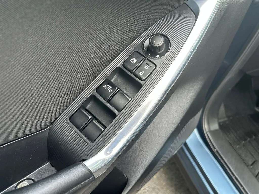 Used 2015 Blue Mazda Touring image 11