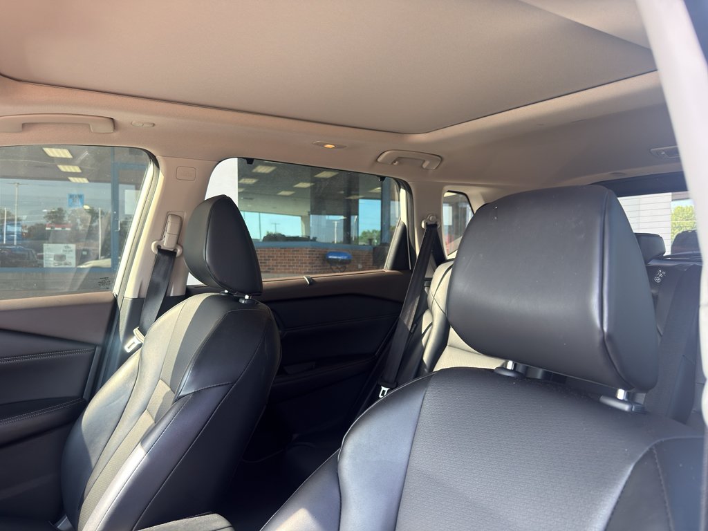Used 2022  Nissan SV image 4