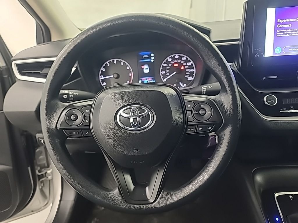 2025 Toyota Corolla LE - Photo 31