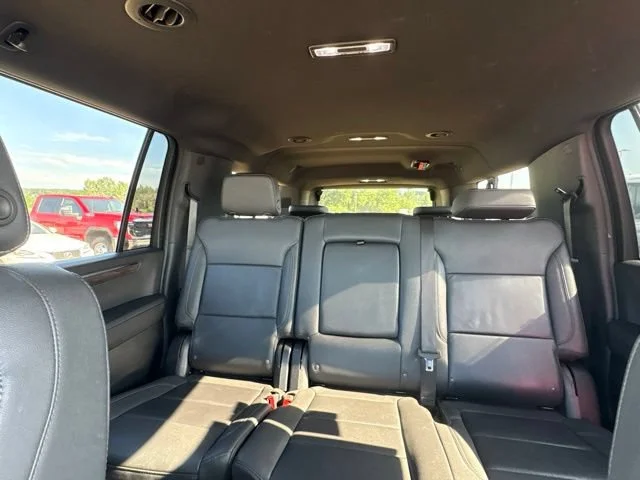2025 Chevrolet Suburban Z71 - Photo 15
