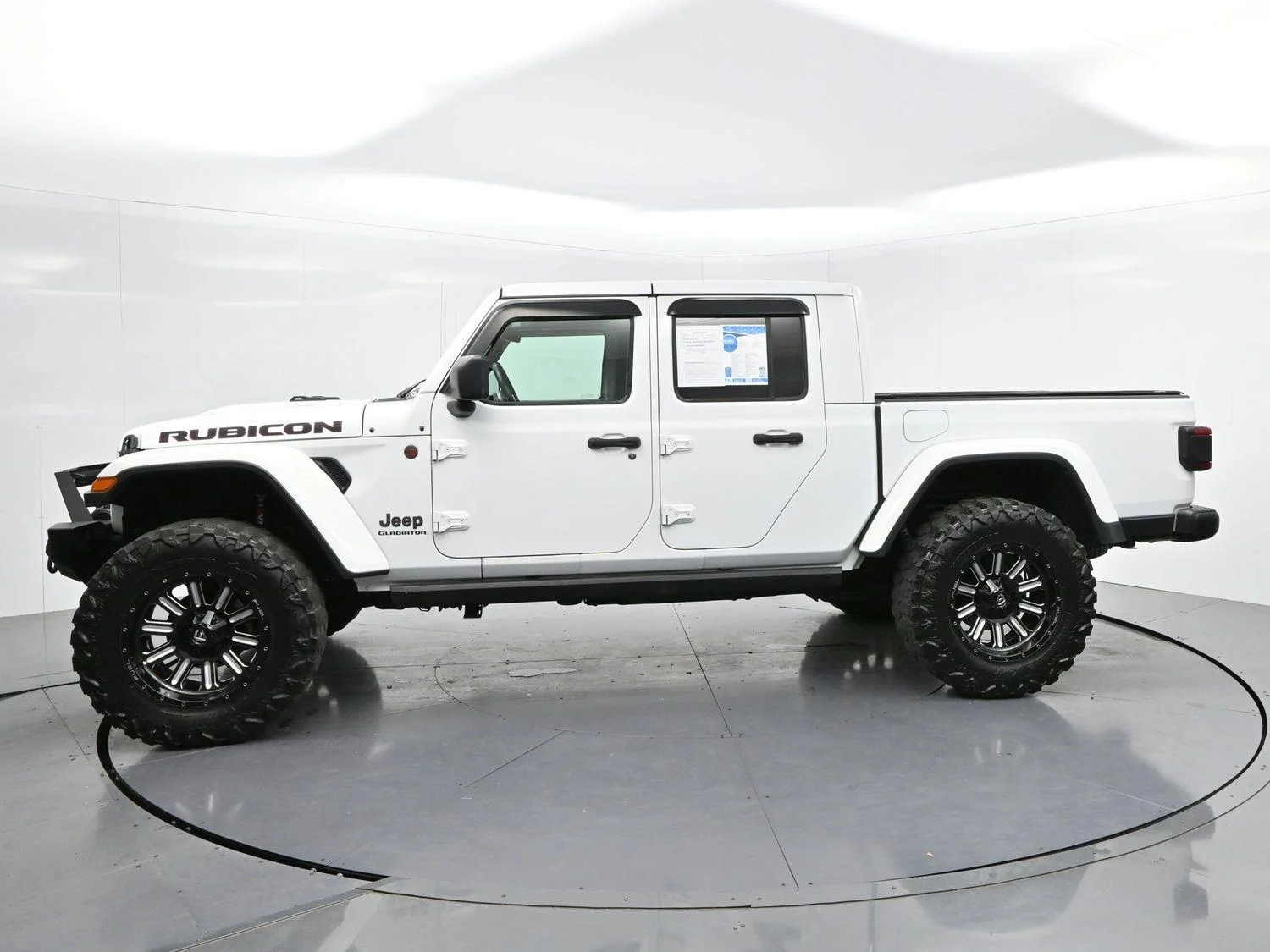 Used 2021  Jeep Rubicon image 4