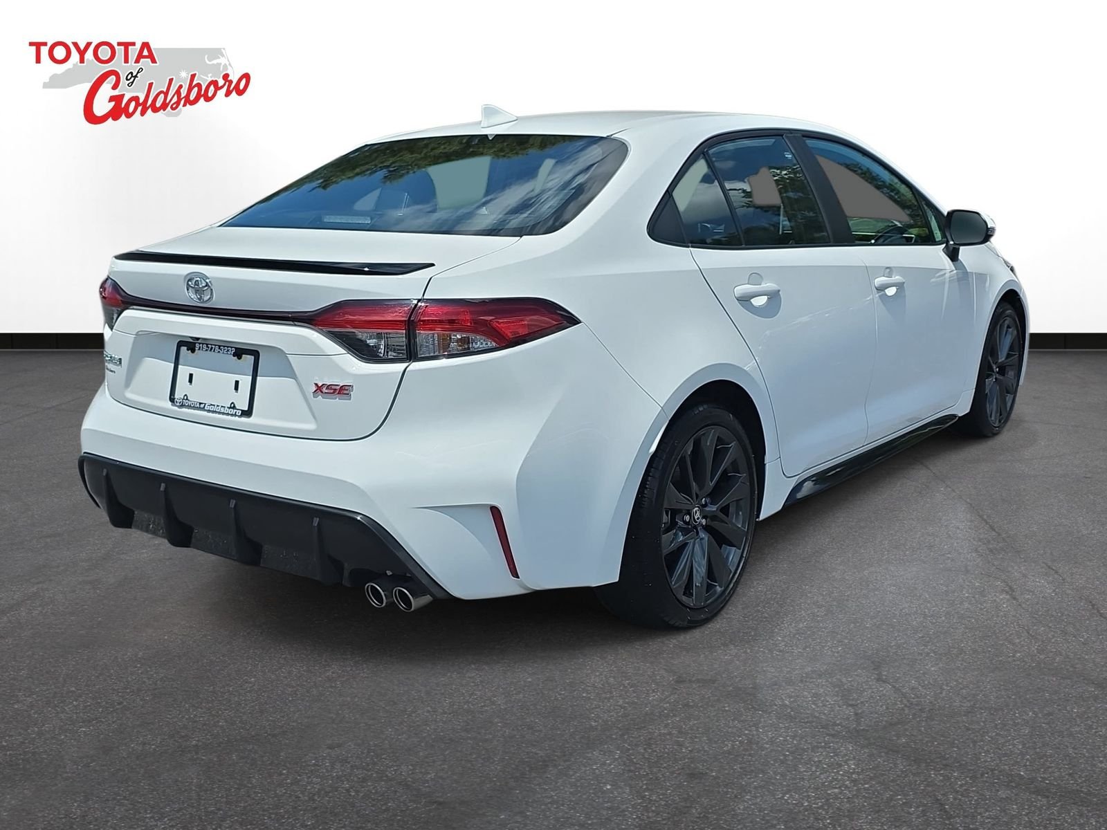 Used 2025 White Toyota XSE image 5