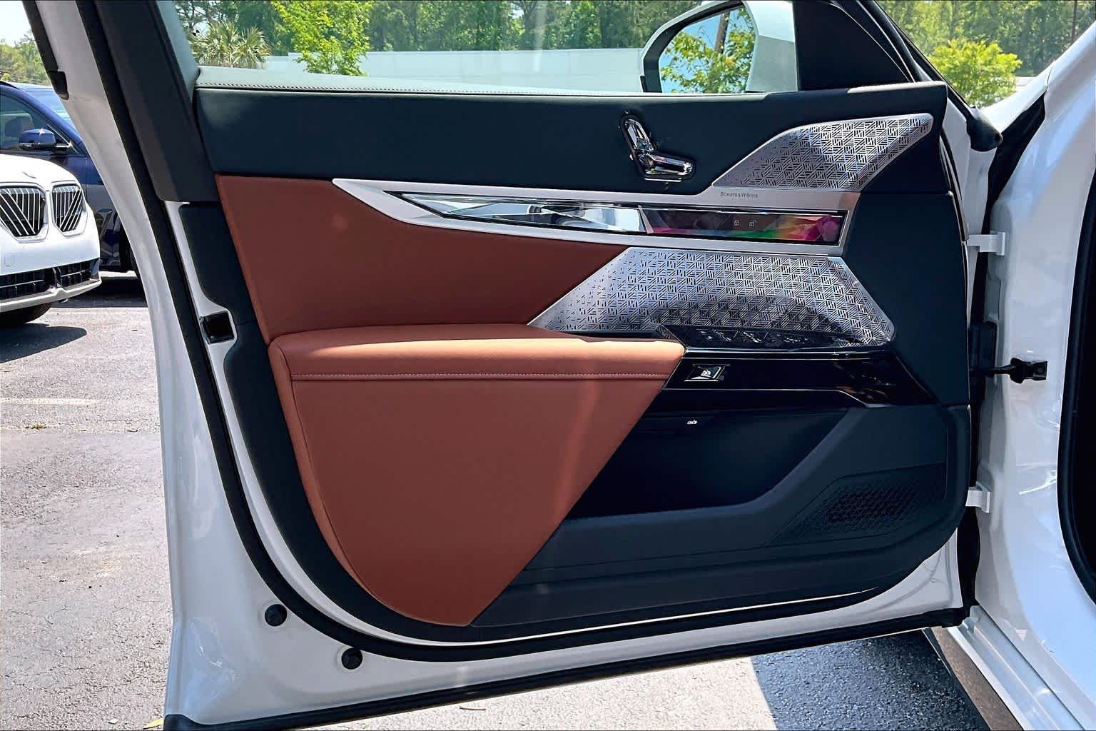 New 2026 Mineral White Metallic BMW 740i image 10