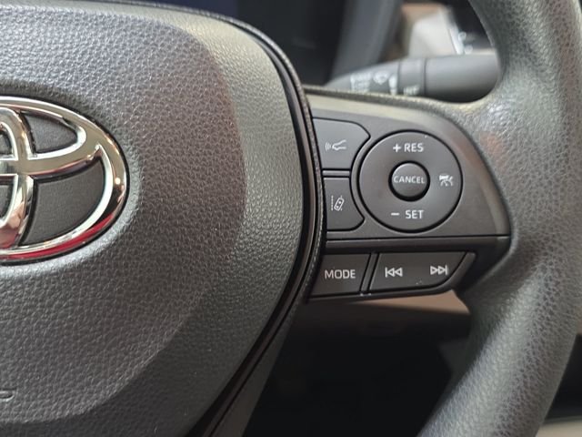 Certified Used 2020  Toyota LE image 14