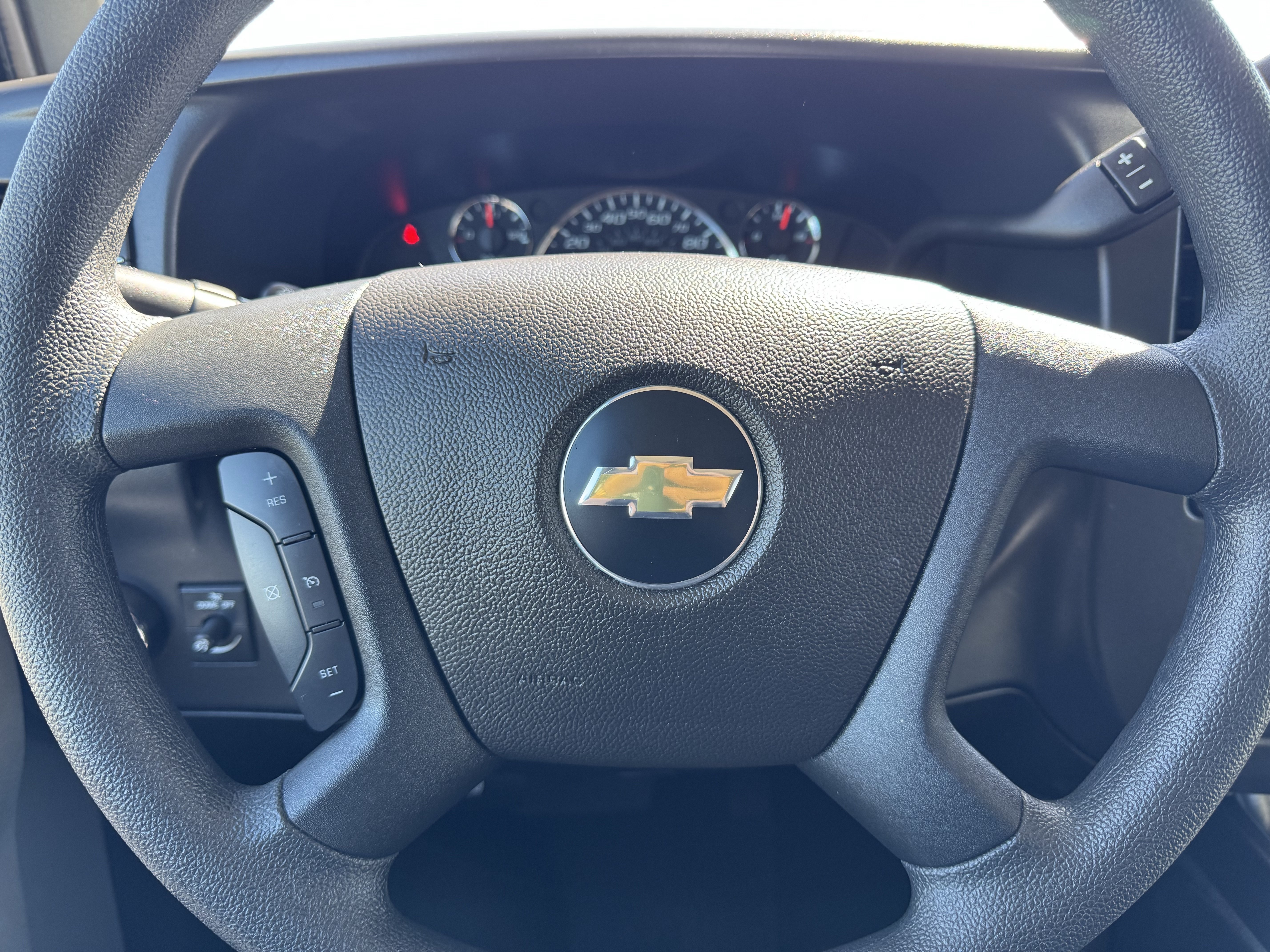 2025 Chevrolet Express Passenger LT - Photo 32
