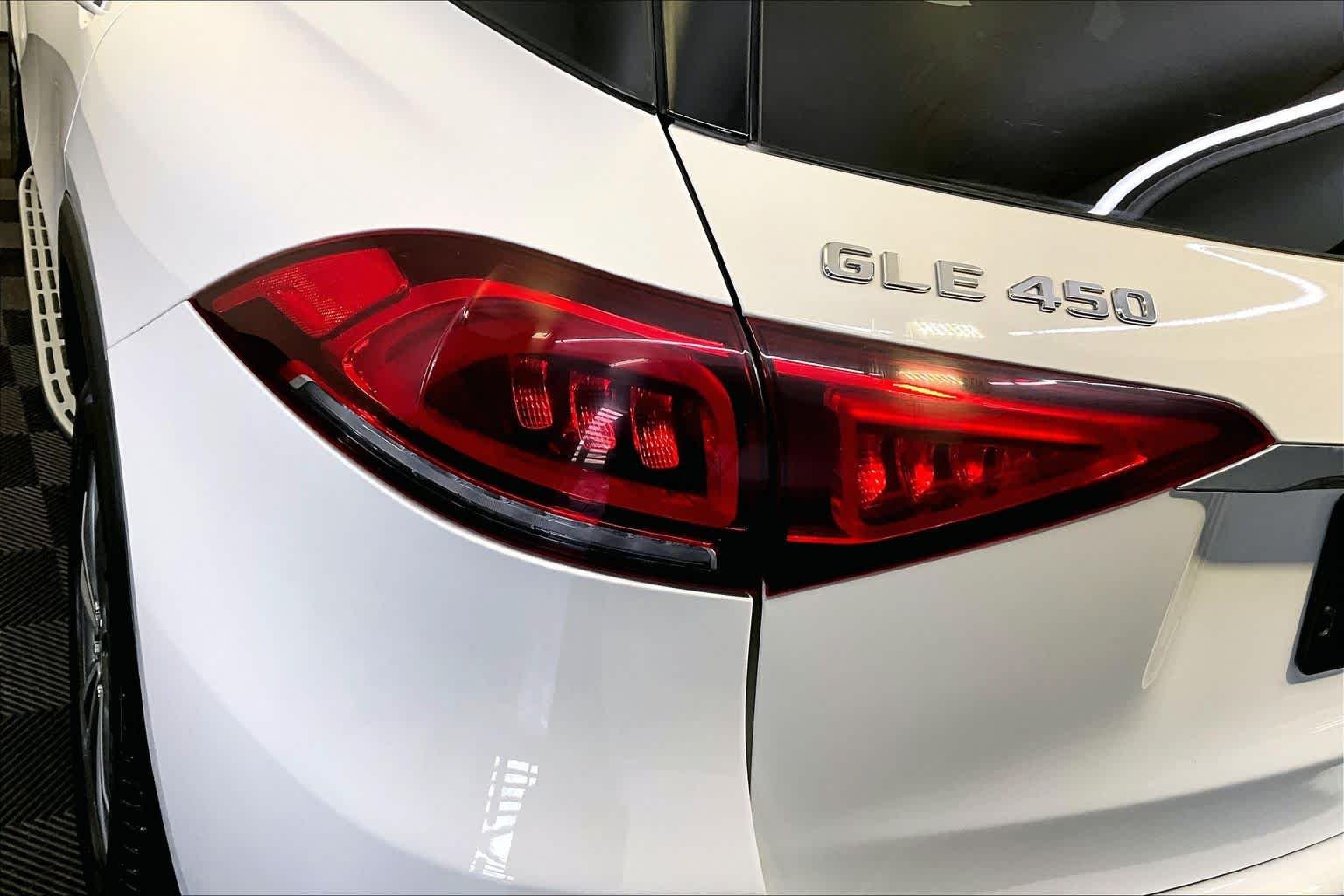 Used 2021 Polar White Mercedes-Benz GLE 450 image 28