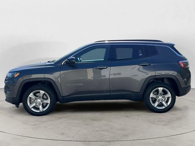 Used 2024 Granite Crystal Gray Metallic Jeep Latitude image 2