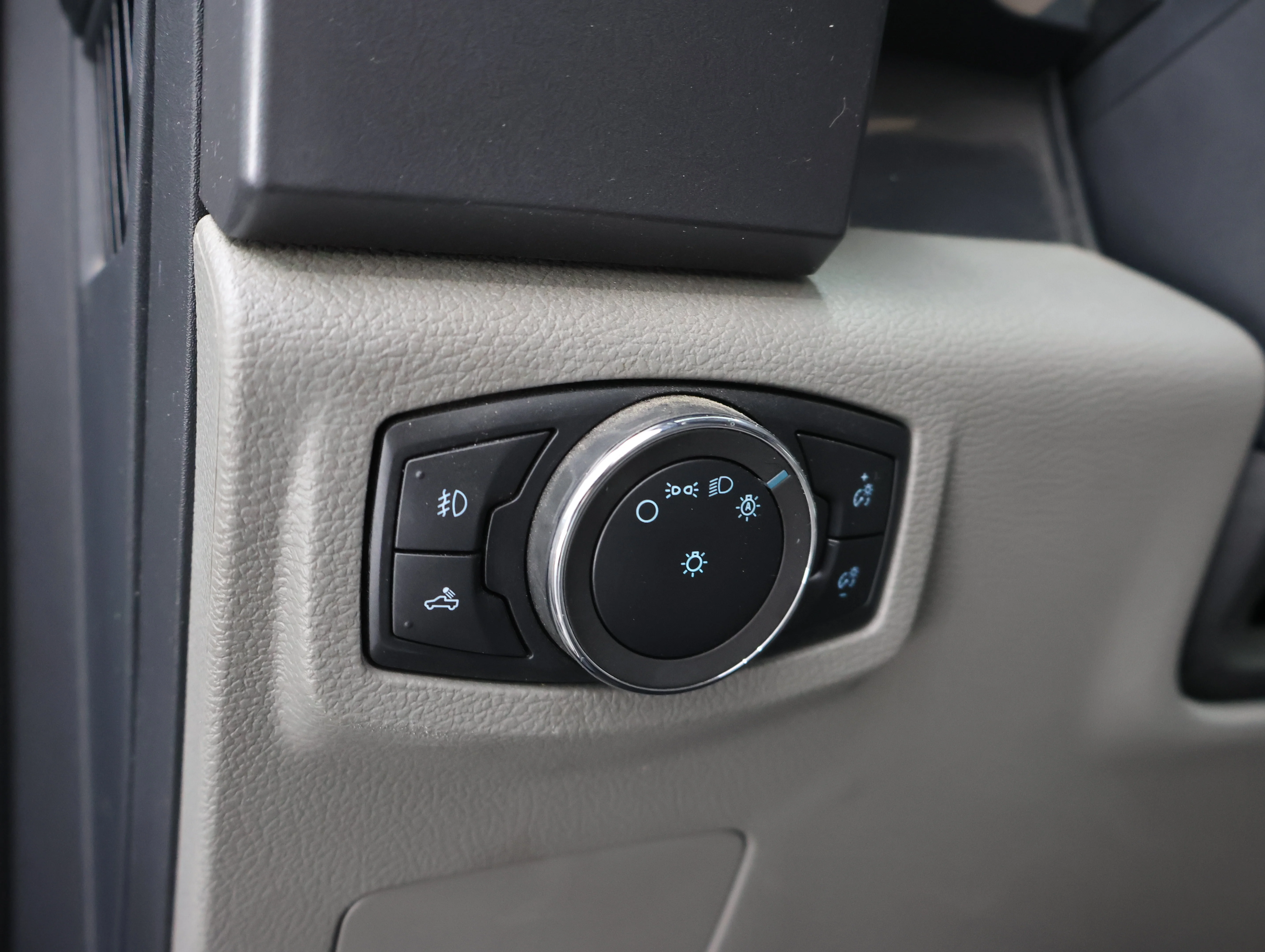 Used 2022 Oxford White Ford XLT image 42