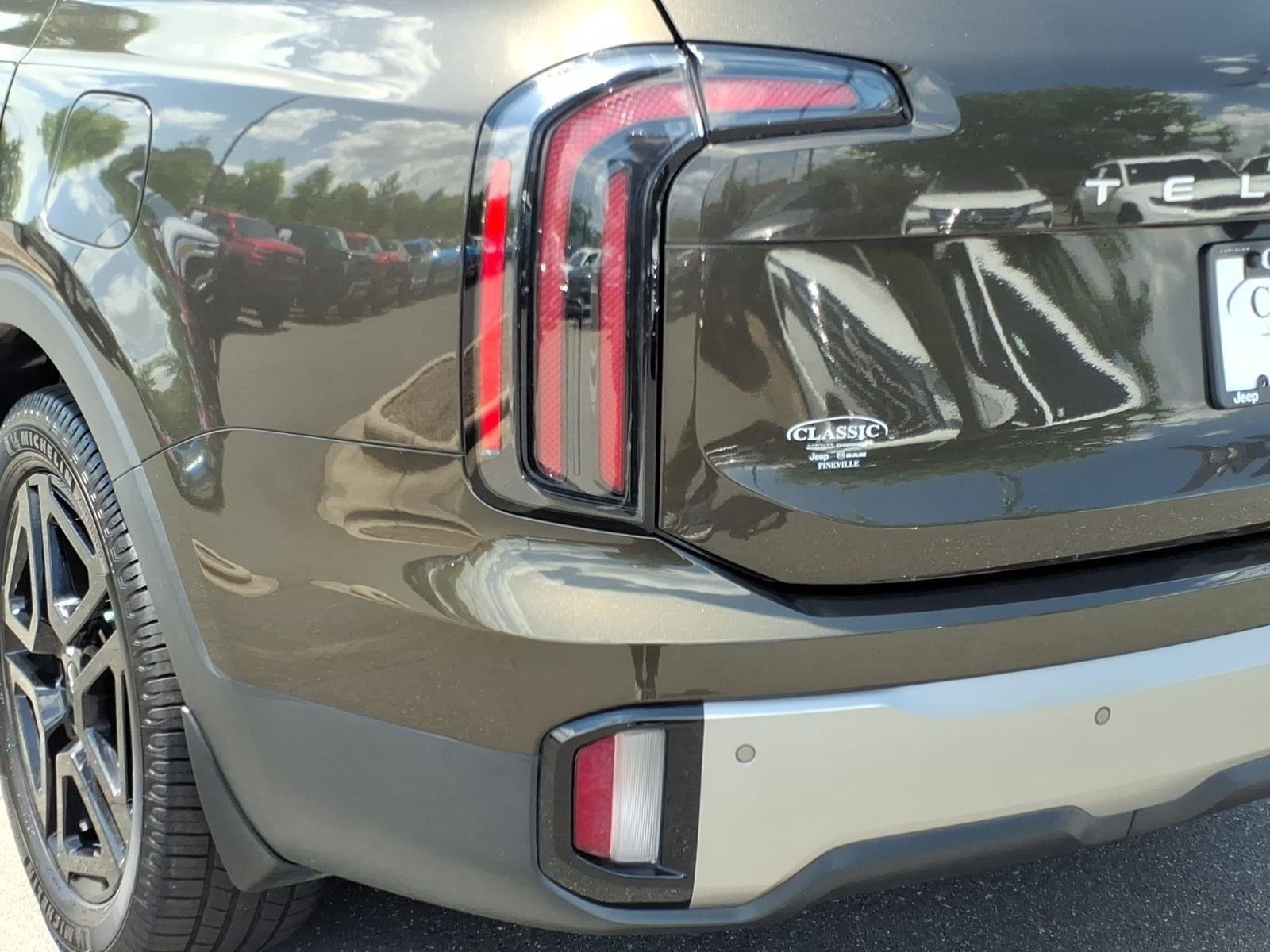 Used 2023 Dark Moss Kia SX X-Line image 19
