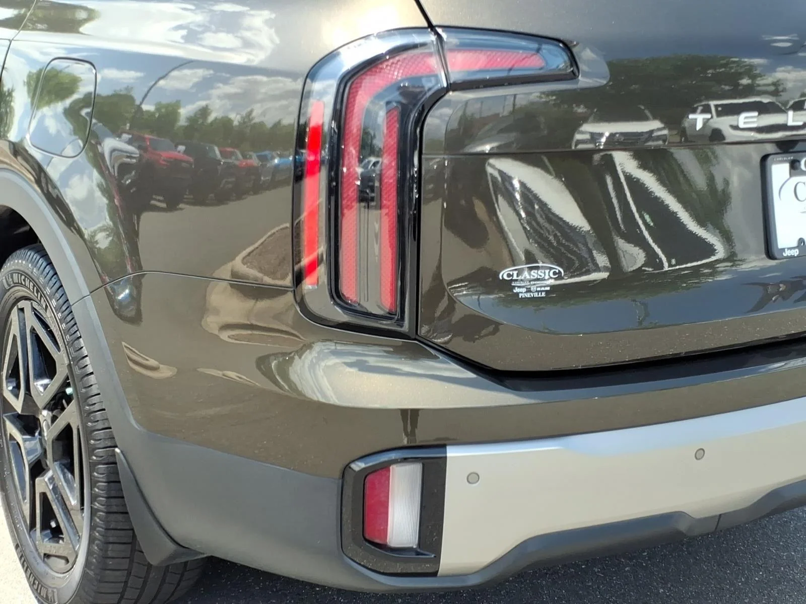 Used 2023 Dark Moss Kia SX X-Line image 19
