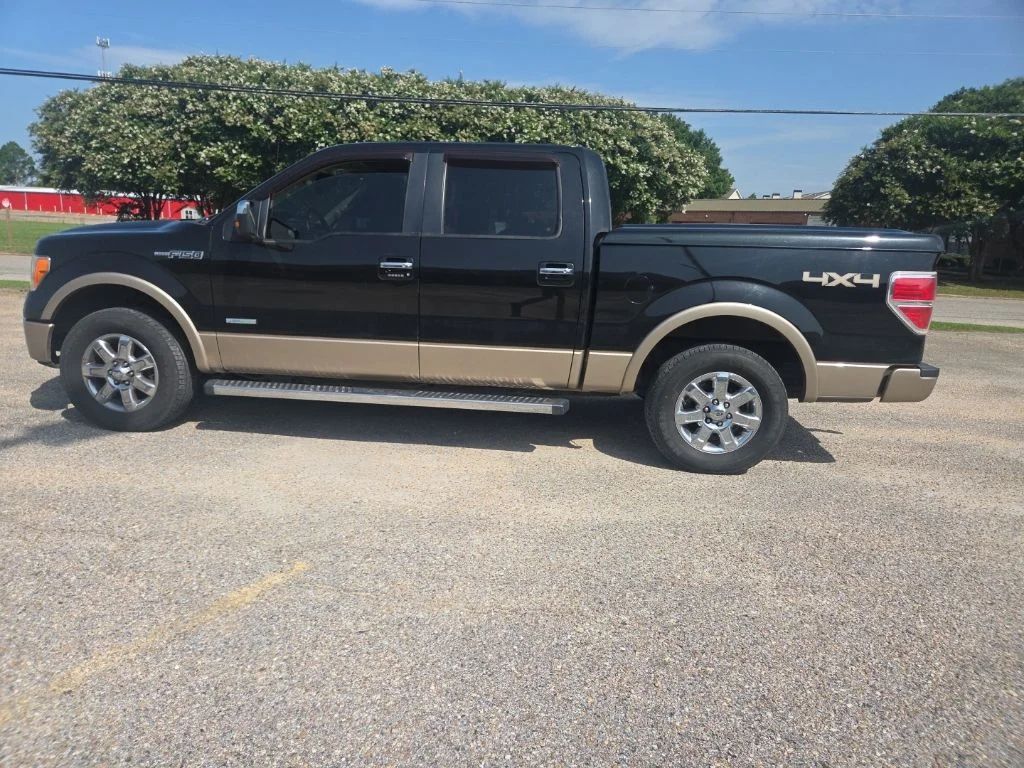 Used 2013 Black Ford Lariat image 9