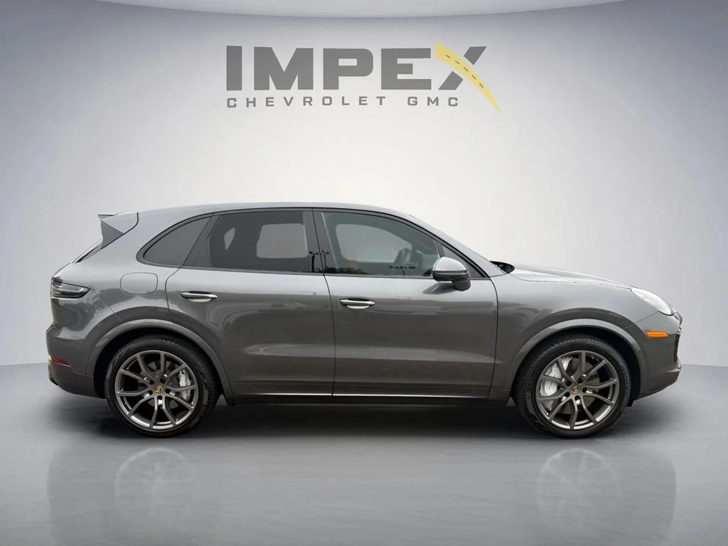 Used 2022  Porsche Turbo image 7