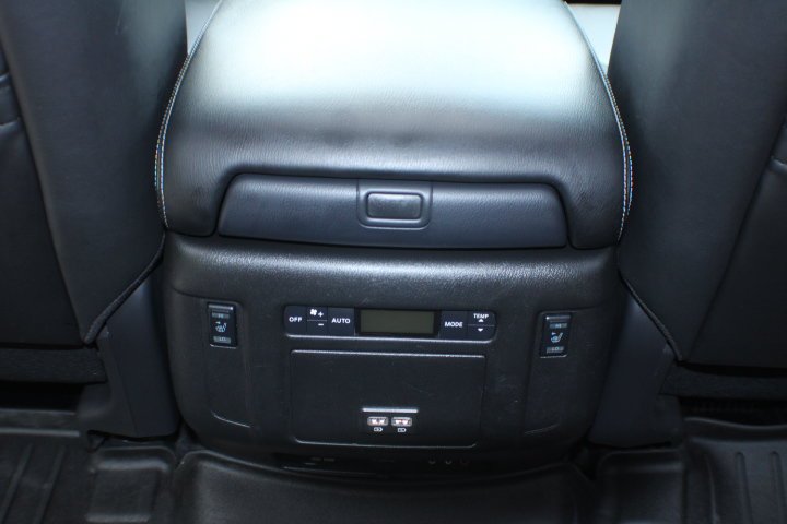 Used 2017 Pearl White Nissan Platinum image 20