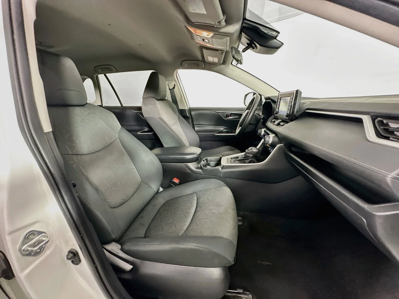 Used 2021 Super White Toyota XLE image 28