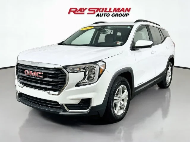 Used 2023 White GMC SLE image 3