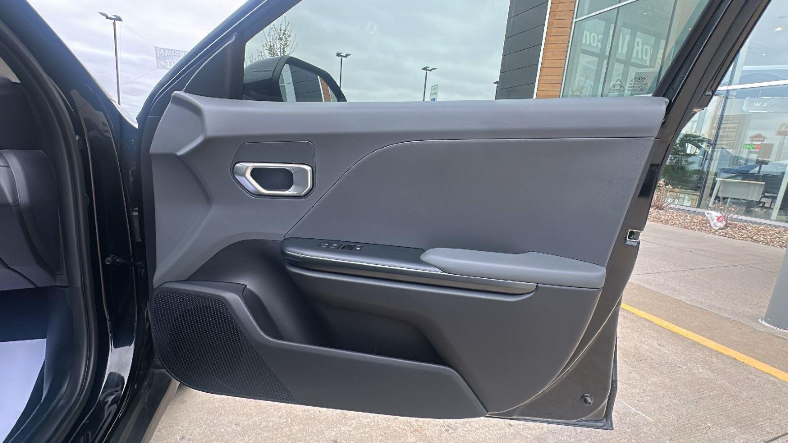 Used 2025 Aurora Black Pearl Kia LXS image 29