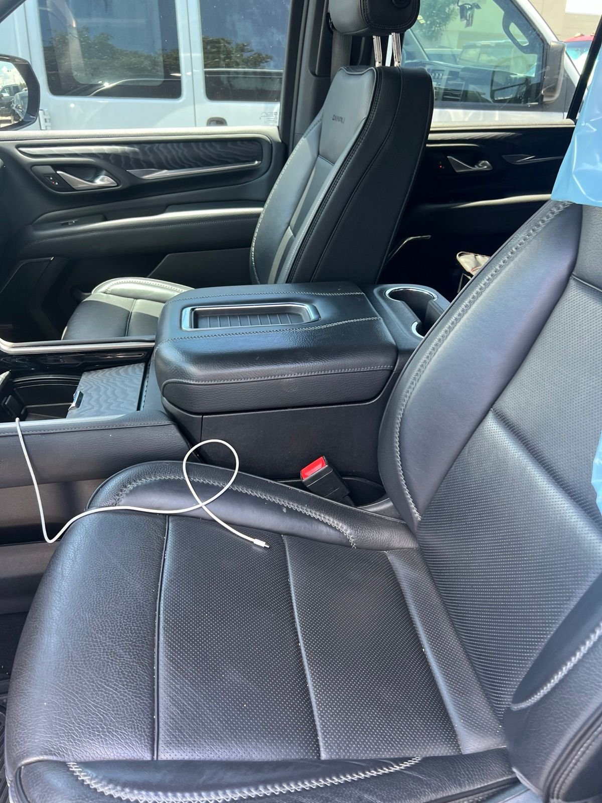 Used 2022 Black GMC Denali image 10