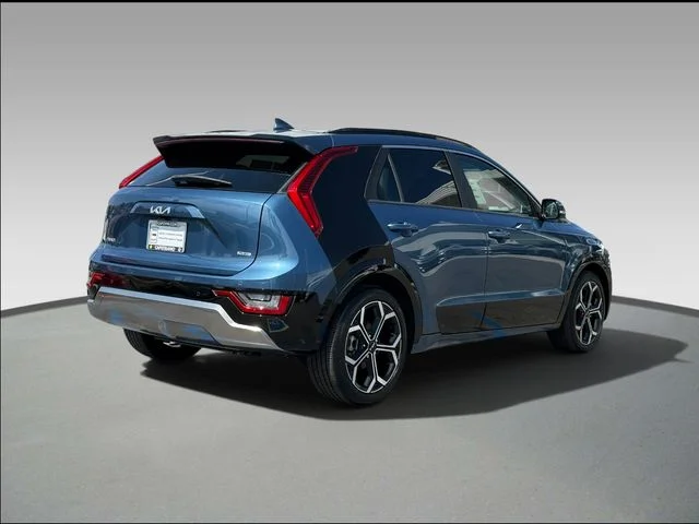 Used 2024 Mineral Blue Kia SX image 4