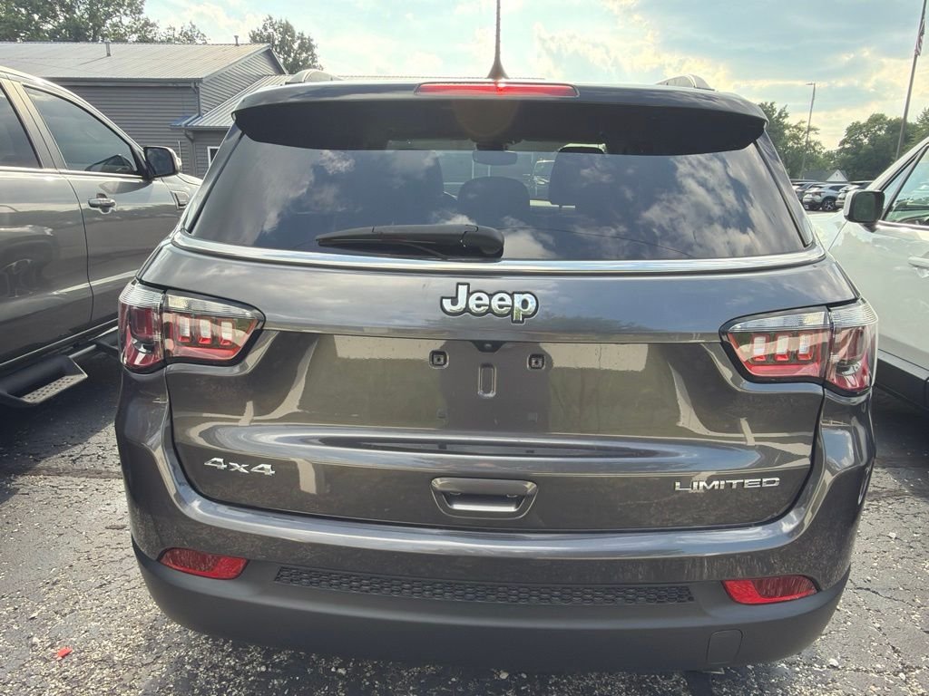 Used 2022 Gray Jeep Limited image 4