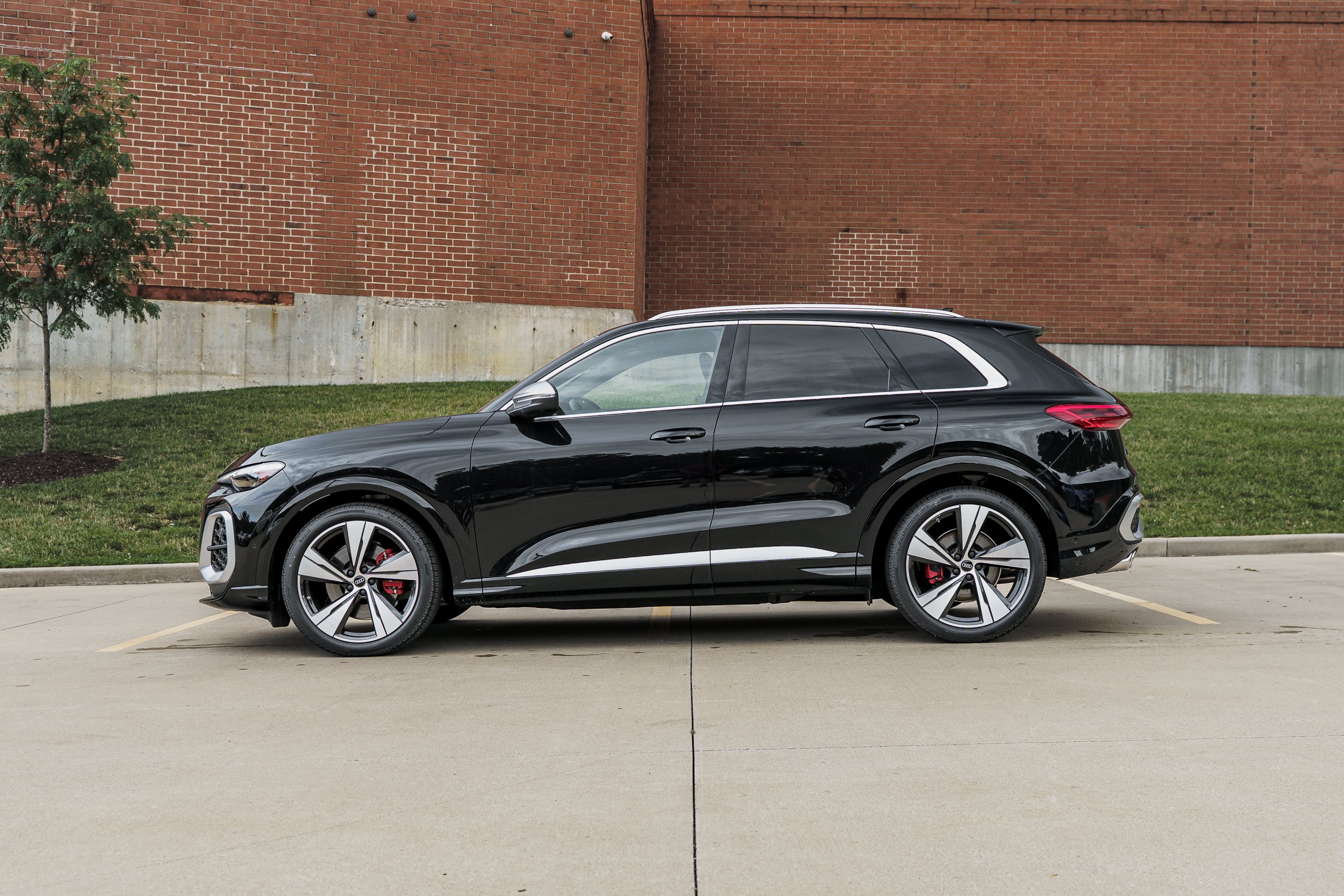 New 2026 MYTHOS BLACK Audi Premium Plus image 6