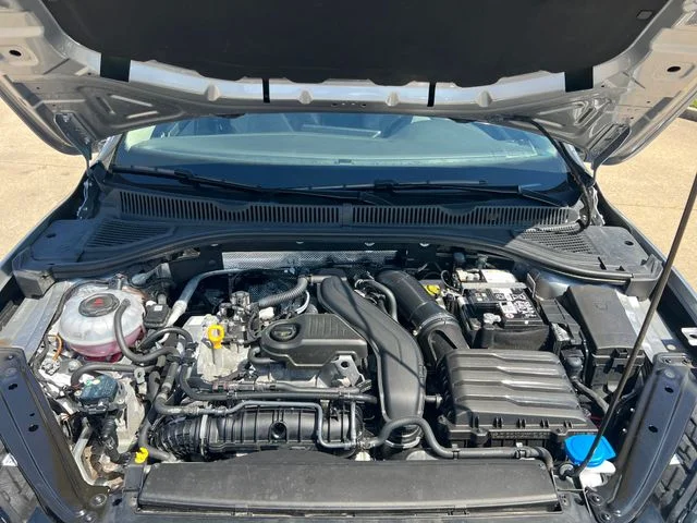 Used 2025  Volkswagen 1.5T SE image 15