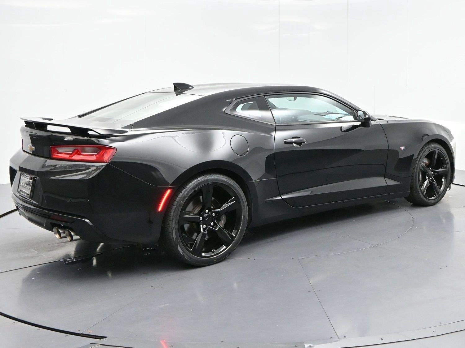 Used 2018 Black Chevrolet 2SS image 7