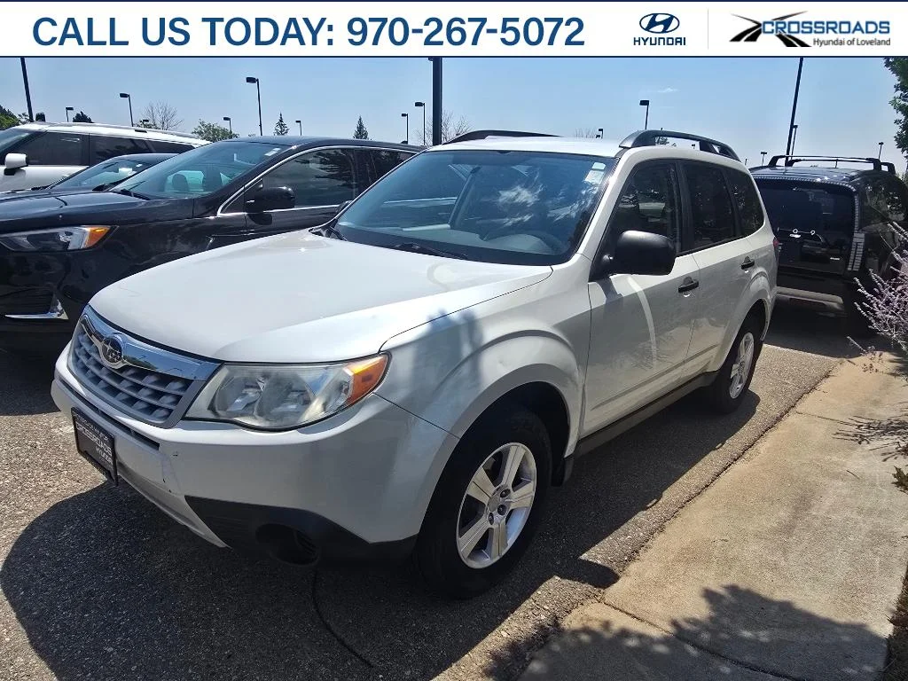 Used 2013 Satin White Pearl Subaru 2.5X image 1