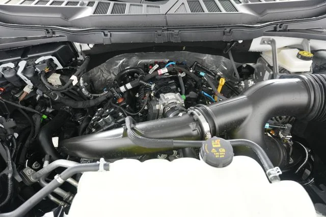 New 2026 Oxford White Ford STX® image 31