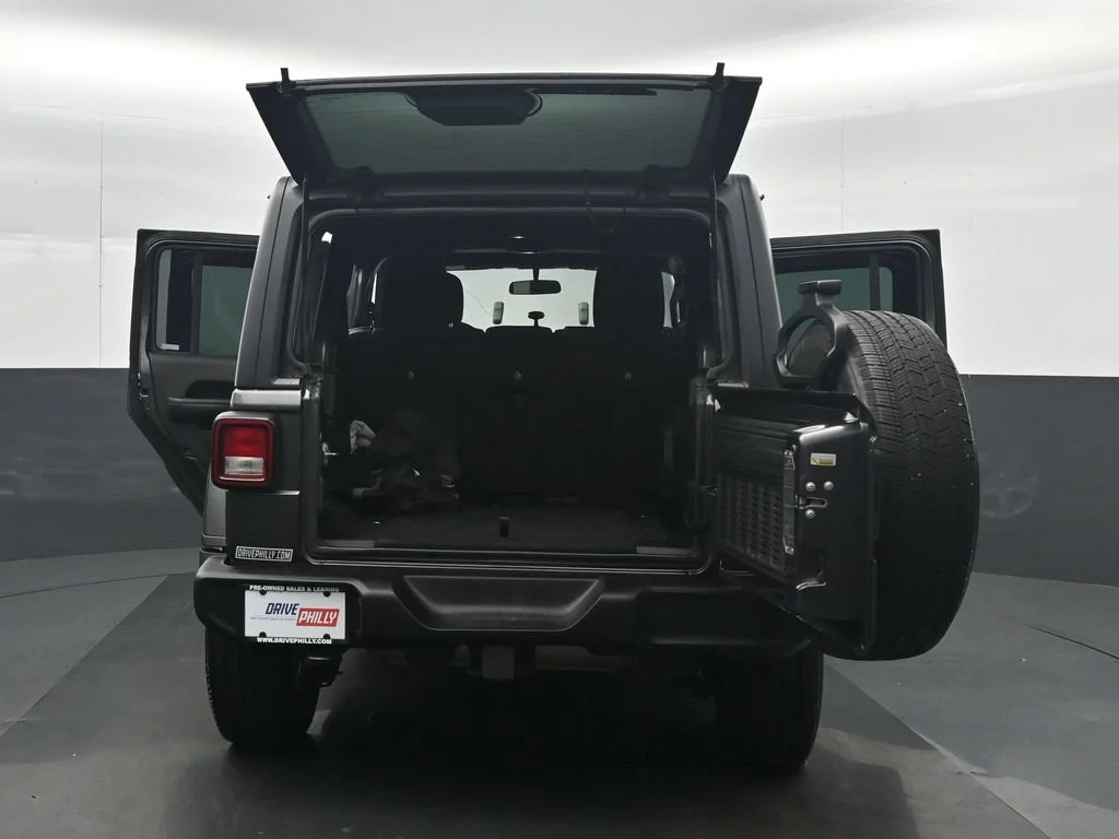 Used 2018 Gray Jeep Unlimited Sport S image 35