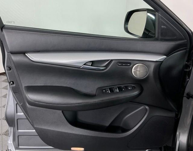 Used 2019 Gray INFINITI ESSENTIAL image 12
