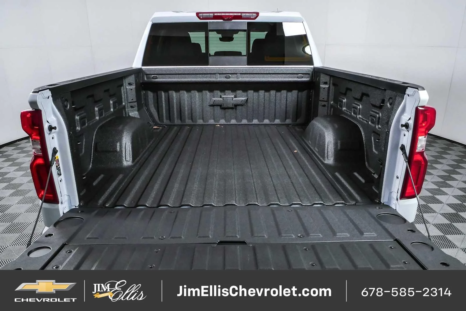 New 2026 Polar White Tricoat Chevrolet High Country image 32