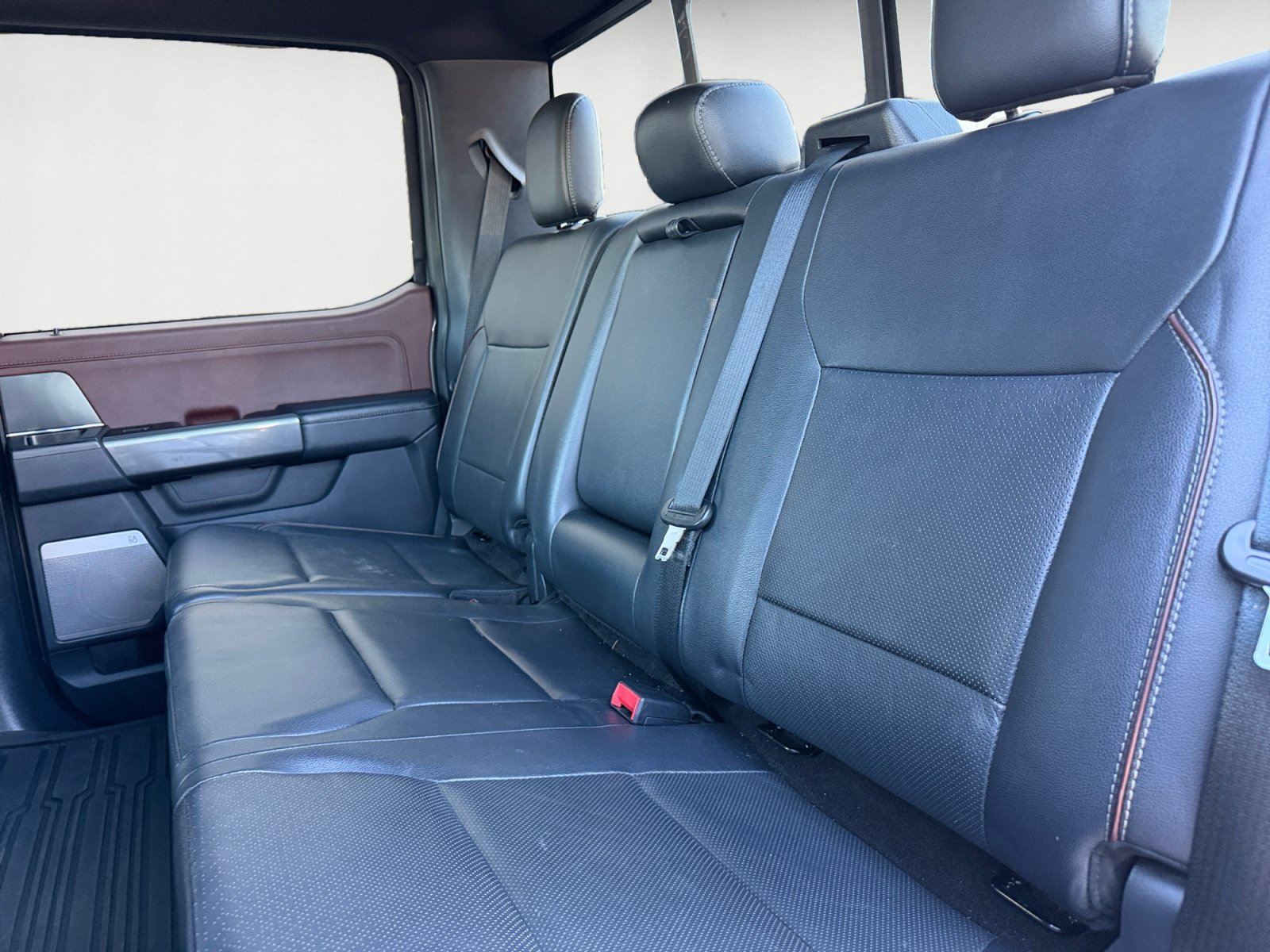 Used 2022 Light Blue Clearcoat Metallic Ford LARIAT image 13