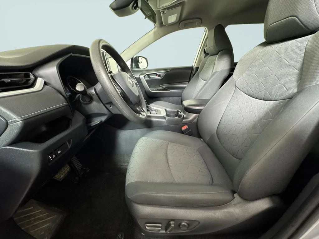 Used 2020 Silver Sky Metallic Toyota XLE image 6