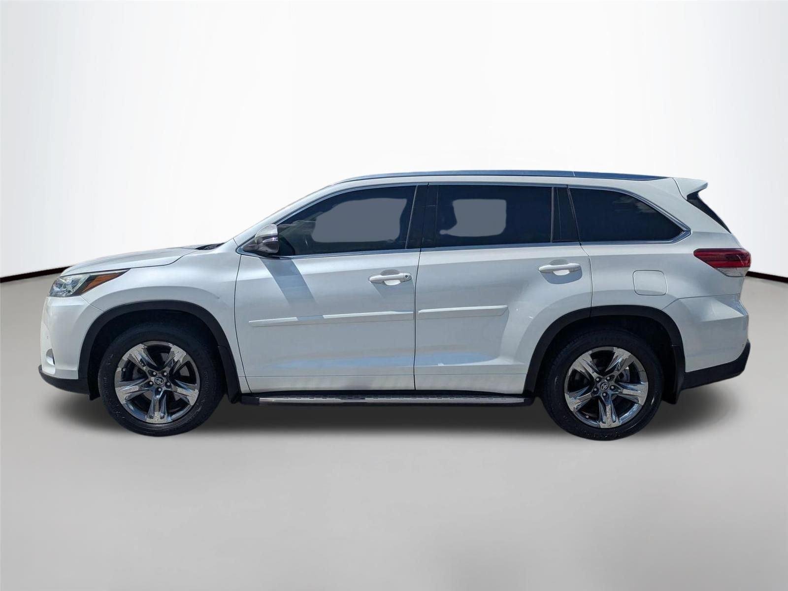 Used 2018 Blizzard Pearl Toyota Limited image 8
