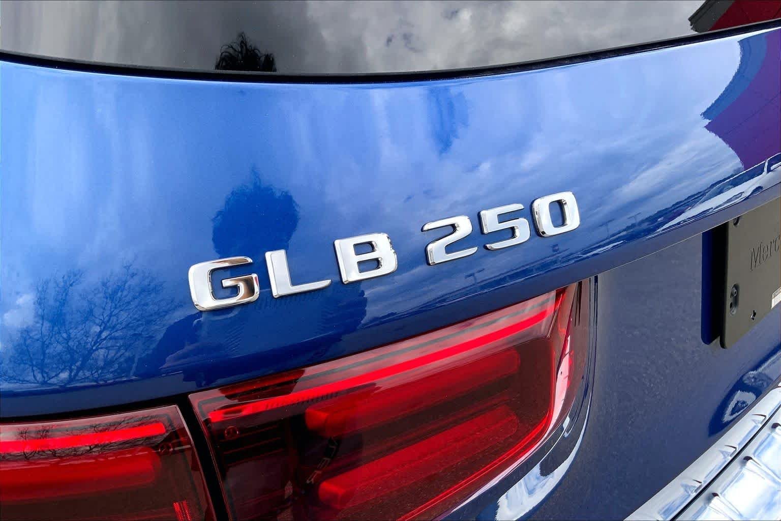 New 2026 Starling Blue Metallic Mercedes-Benz GLB 250 image 33