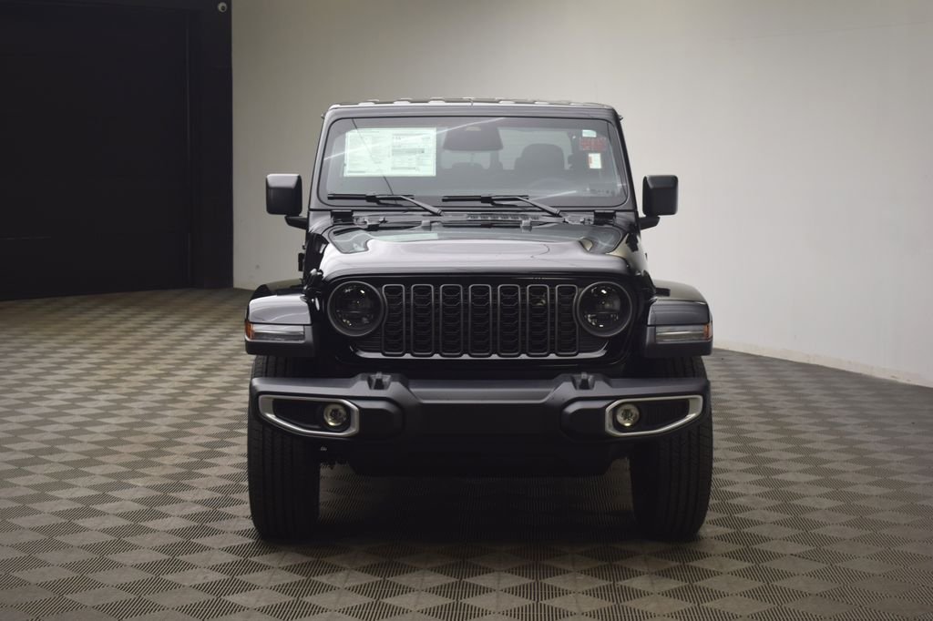 New 2026 Black Clear-Coat Exterior Paint Jeep Sahara image 2