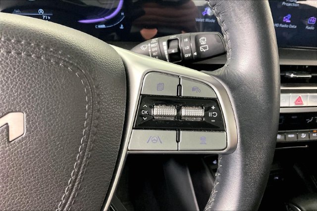 Used 2025  Kia S image 10