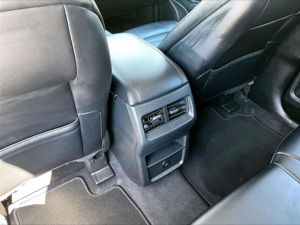 Used 2024 White Ford SEL image 28