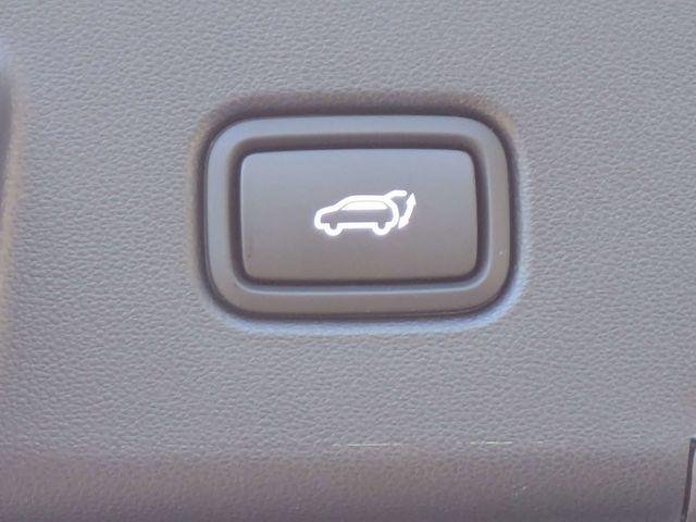 New 2026 White Hyundai SEL FWD image 13