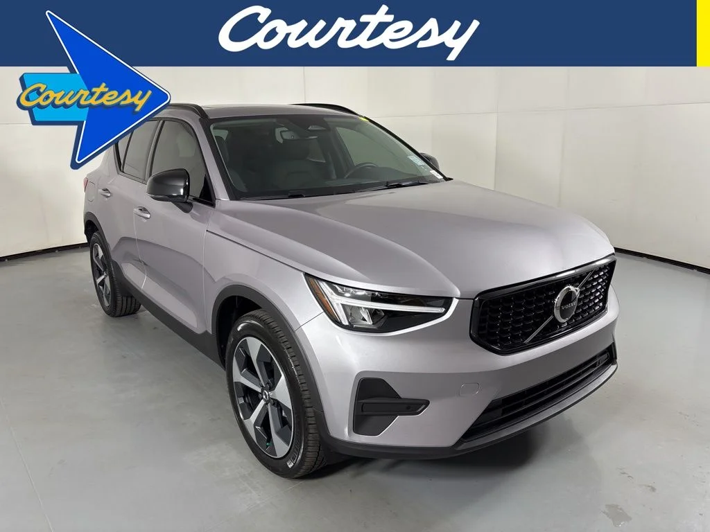 2026 Volvo XC40 B5 Core Dark AWD's photo