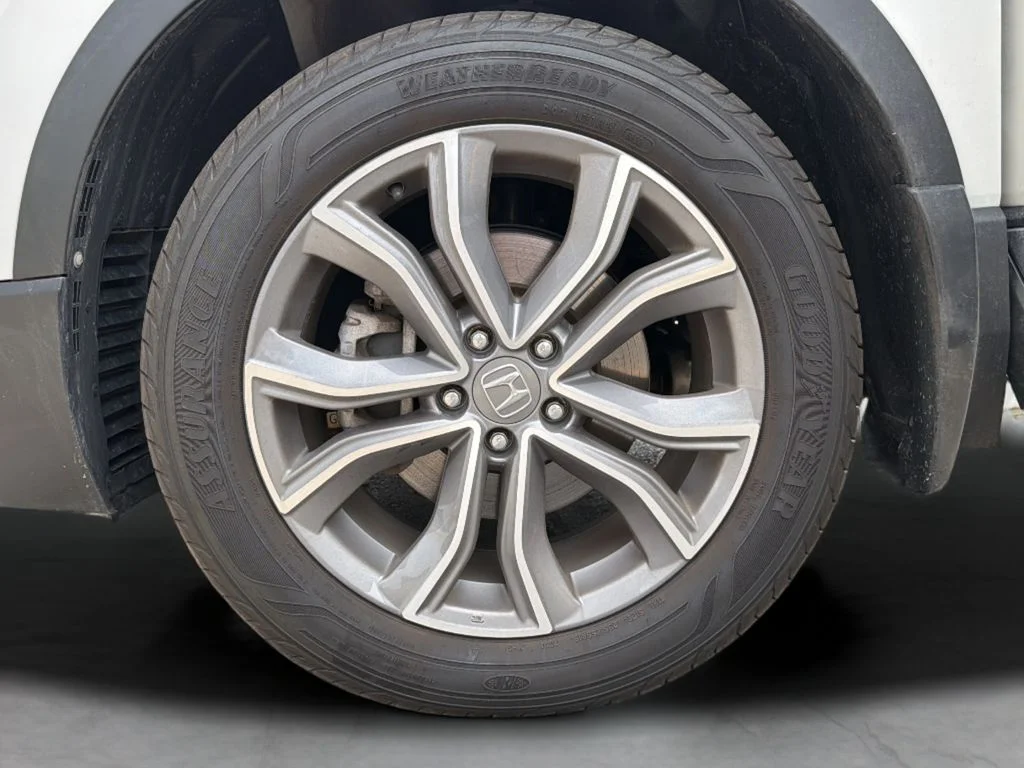 Used 2020 White Honda Touring image 15