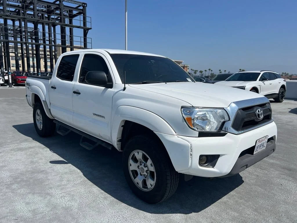 Used 2013  Toyota PreRunner image 3
