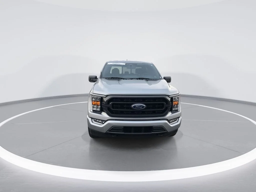 Used 2023 Silver Ford XLT image 3