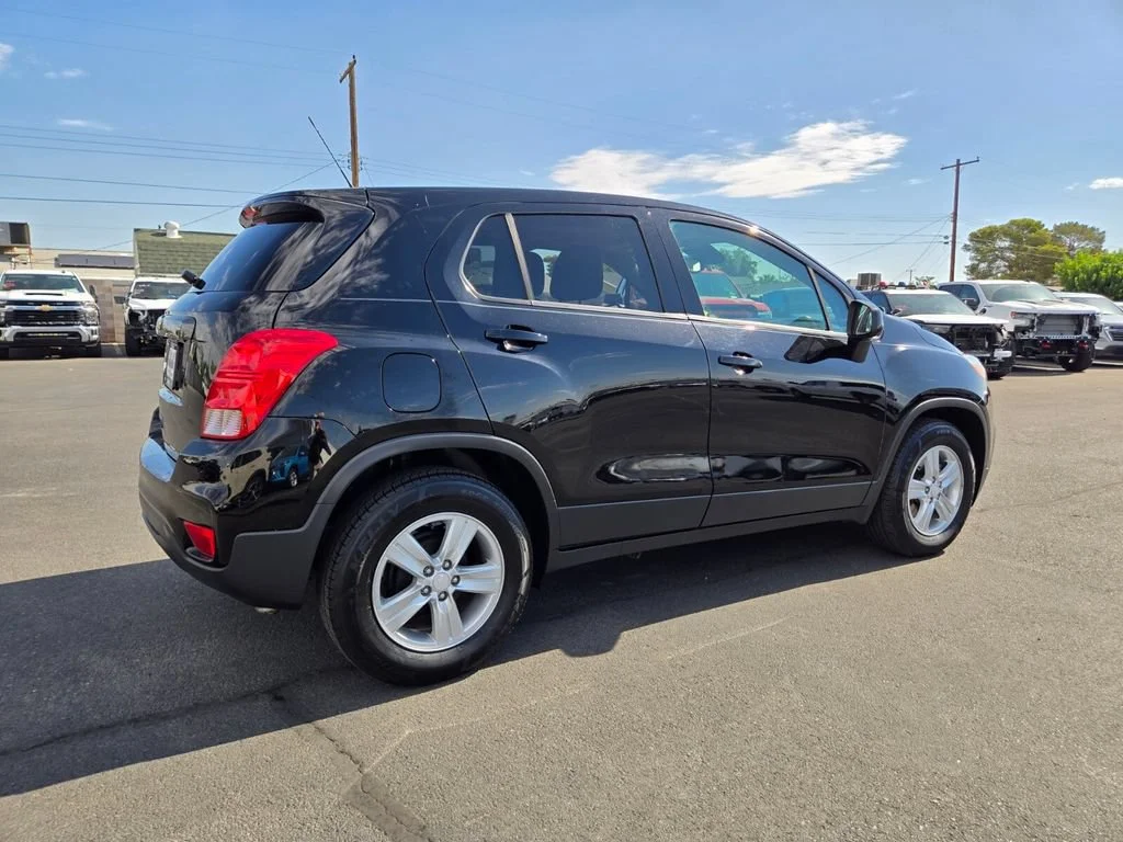 Used 2020 MOSAIC BLACK METALLIC Chevrolet LS image 5