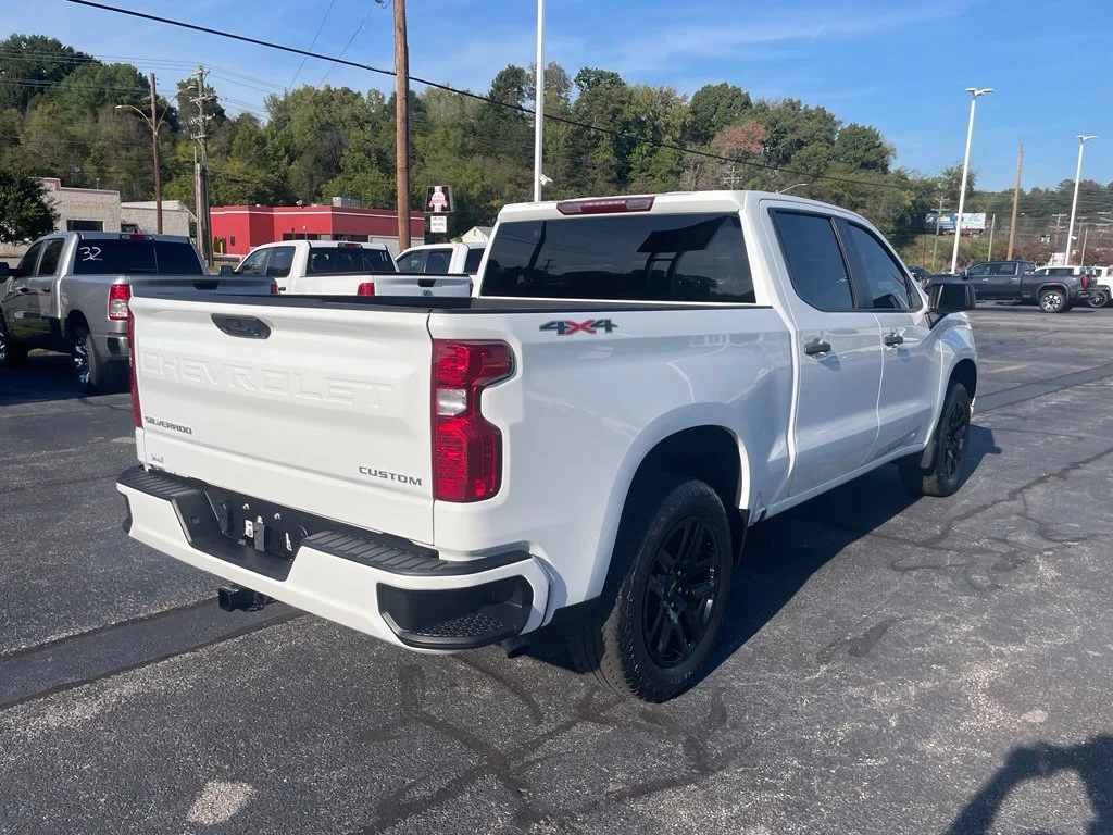 Used 2023 SUMMIT WHITE Chevrolet Custom image 8