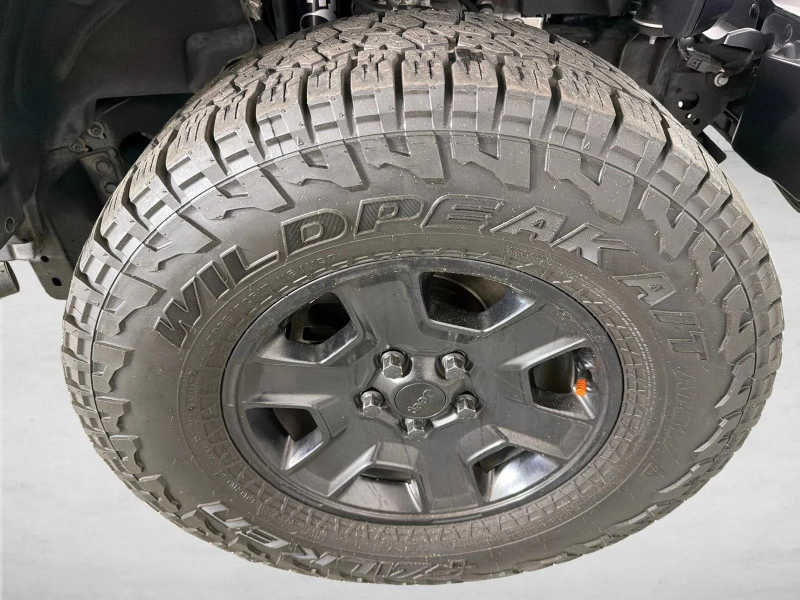 Used 2023 Gray Jeep Mojave image 13