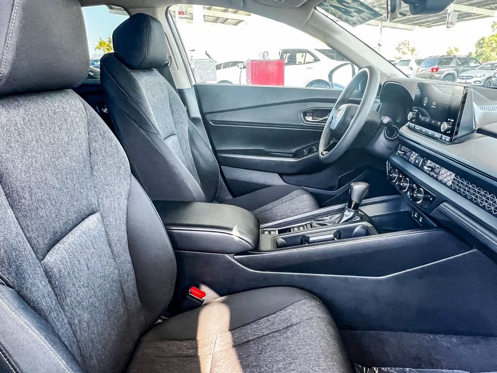 Used 2024 White Honda EX image 15
