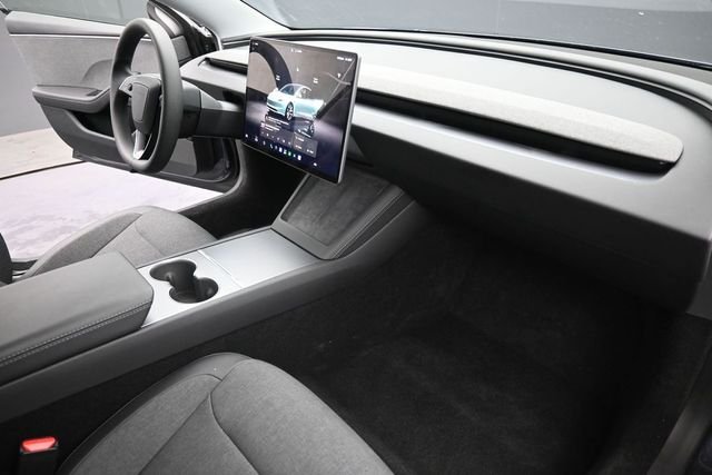 Used 2025  Tesla Standard image 10
